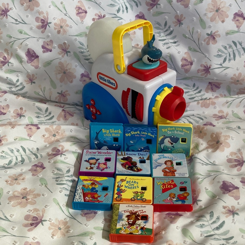 Little Tikes Story Dream Machine Toy Projector With 10 Books
